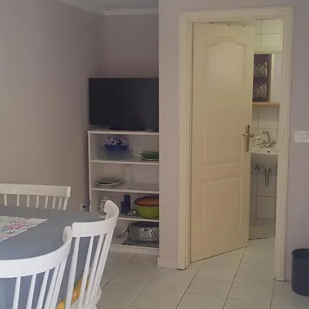 Anka Okrug Gornji * Trogir
