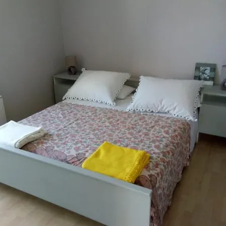 Anka Okrug Gornji * Trogir