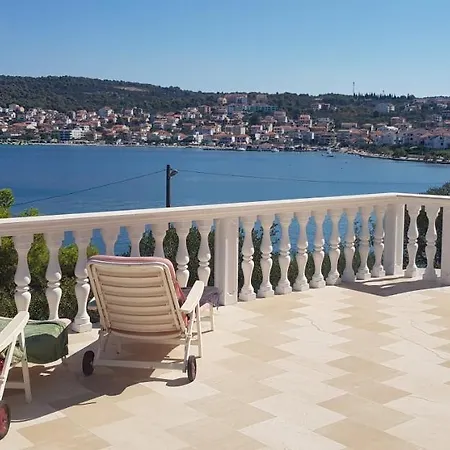 Apartment Anka Okrug Gornji